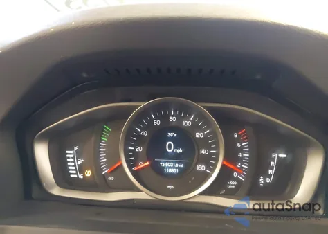 2015 Volvo S60 T5 z USA, uszkodzony, nr VIN YV126MFJ6F2367474